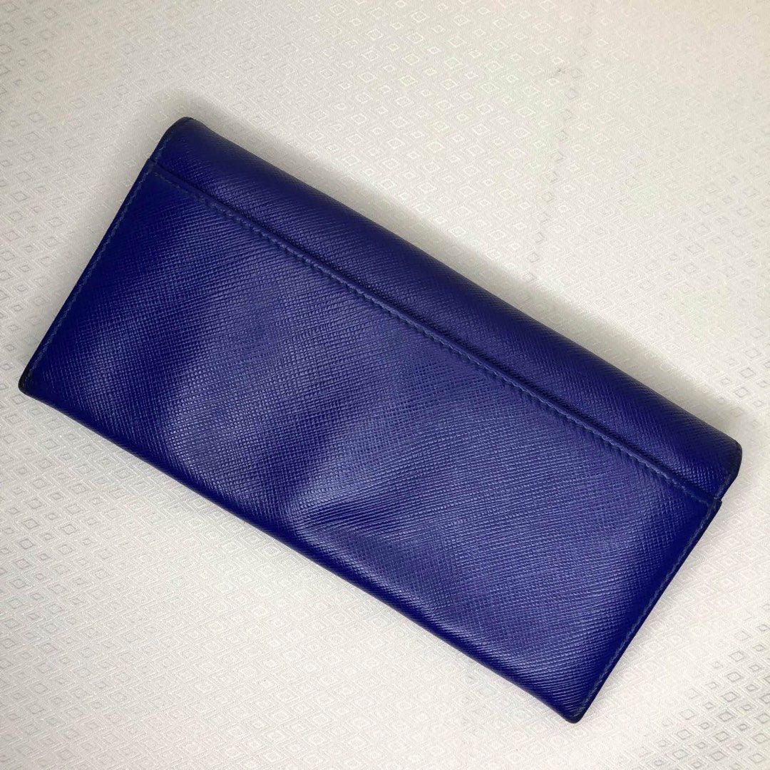 Wallet (Category: Luxury Bags & Wallets) located in Puerto Princesa. Submitted by mariasolidad (Listing ID 1469857682, Image 3). Description: 🔖Salvatore Ferragamo 📍Guaranteed authentic 📍Excellent condition 📍6 compartments | 6 card slots .