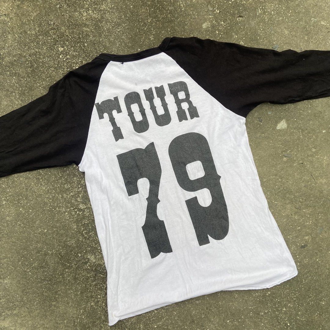 Waylon Jennings ‘79 Tour Raglan Tee (Category: Tshirts & Polo Shirts ) located in Angeles City. Submitted by eriellynngotvintage (Listing ID 1469935638, Image 2). Description: 19x27 Fits Medium Good Condition. See photo for details 290 Angeles City Pampanga.