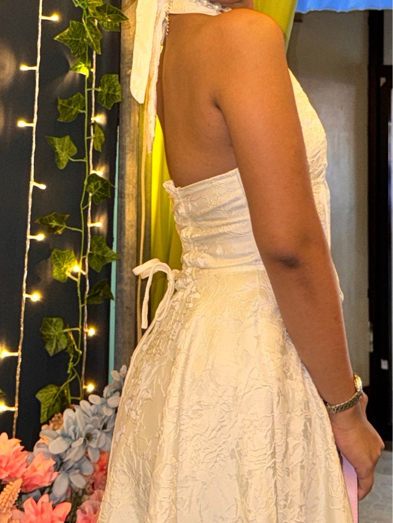 White halter neck midi dress with textured floral pattern (Category: Dresses) located in Echague. Submitted by reniellarose (Listing ID 1469814749, Image 2). Description: Only worn twice. .