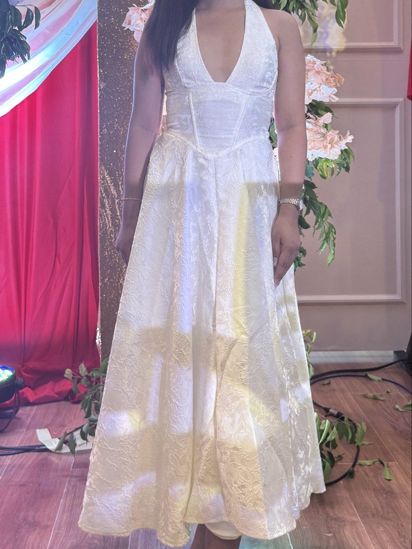 White halter neck midi dress with textured floral pattern (Category: Dresses) located in Echague. Submitted by reniellarose (Listing ID 1469814749, Image 1). Description: Only worn twice. .