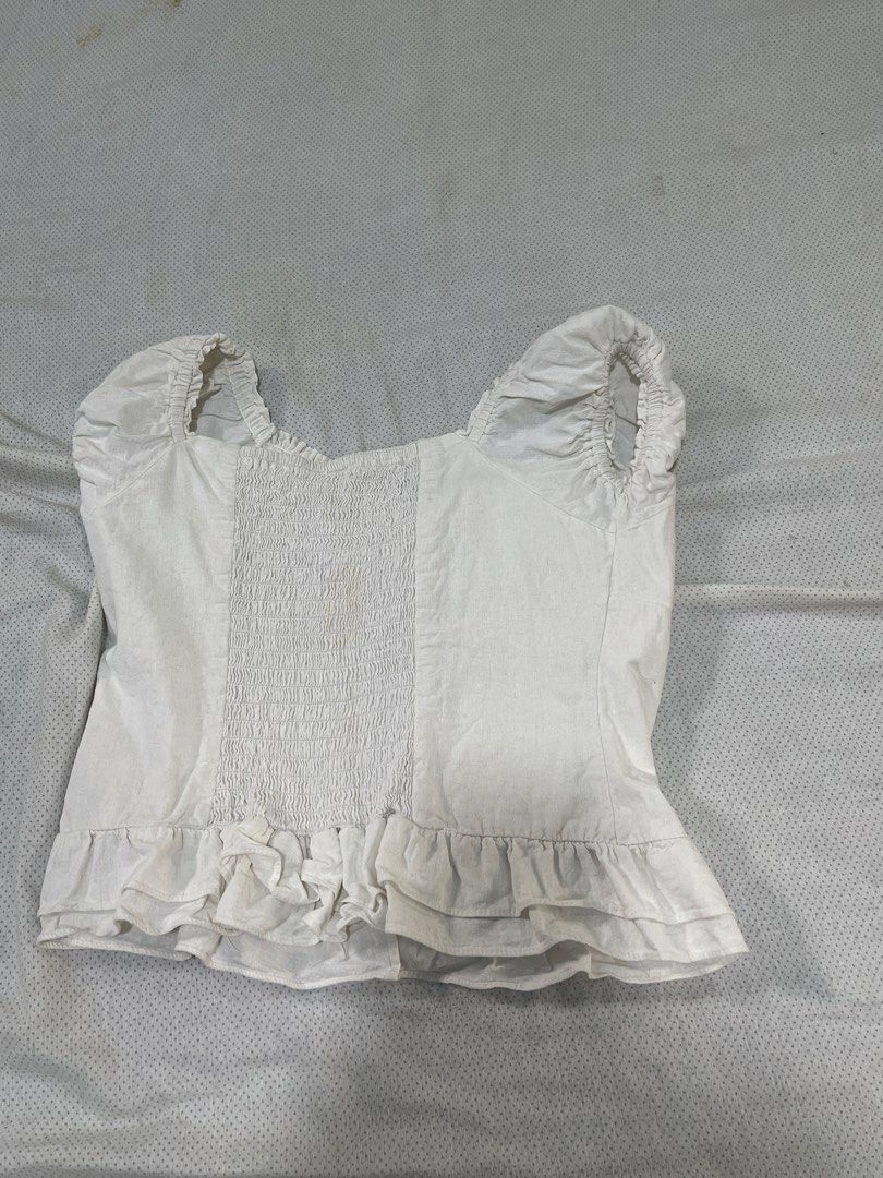 White Linen Babydoll Top (Category: Others Tops) located in Paranaque City. Submitted by lovenclutter (Listing ID 1469808613, Image 2). Description: - Has slight stain at the garter but can be bleached .