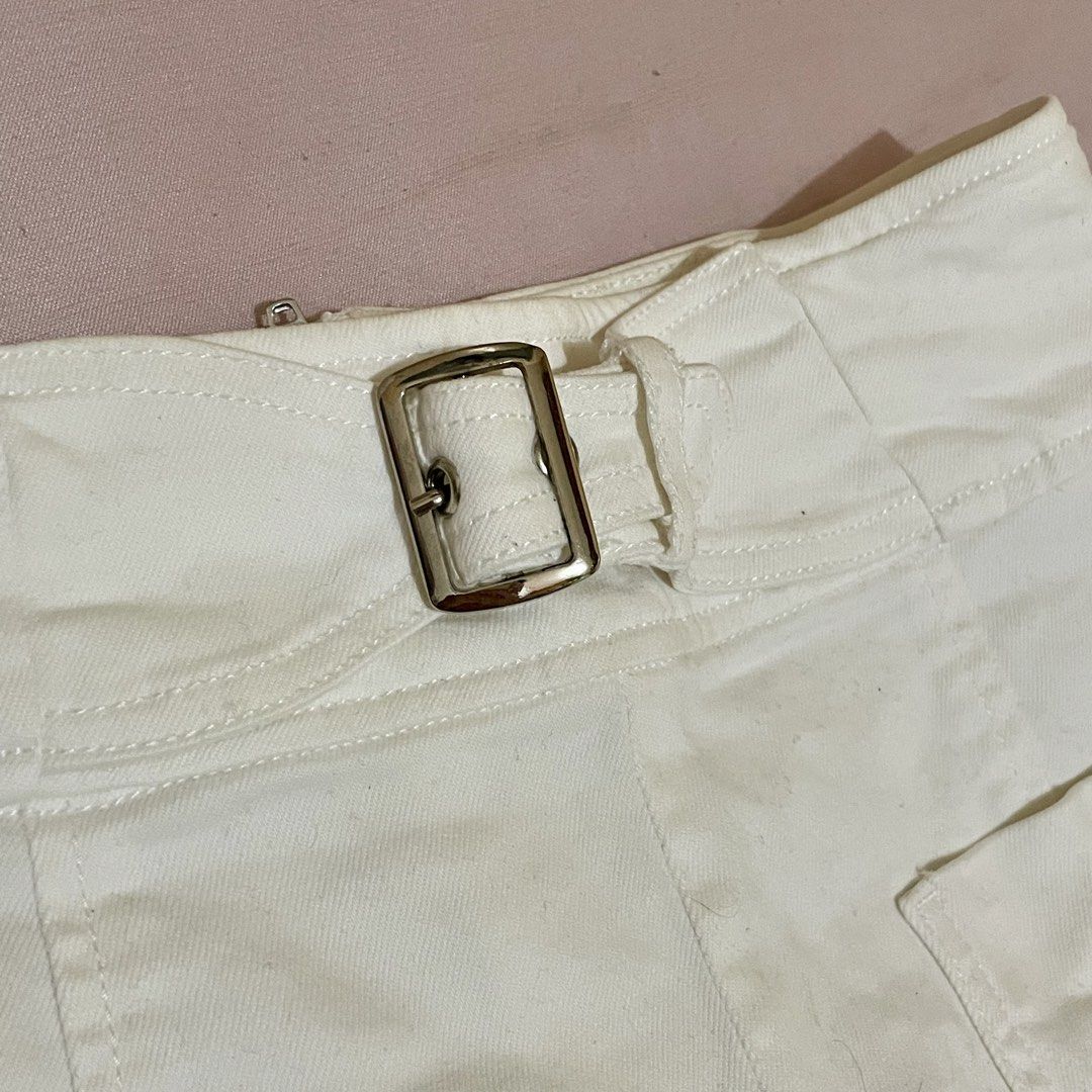 White Mini Skirt (Category: Skirts) located in Bacoor. Submitted by s4dee (Listing ID 1469931004, Image 2). Description: size: xs - small, waist 24-26 - w 2 front pockets - belt style - stainless silver hardware - with zipper - used once; no flaws.