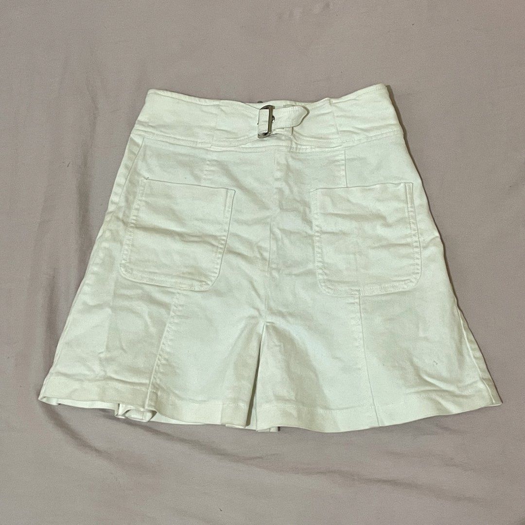 White Mini Skirt (Category: Skirts) located in Bacoor. Submitted by s4dee (Listing ID 1469931004, Image 1). Description: size: xs - small, waist 24-26 - w 2 front pockets - belt style - stainless silver hardware - with zipper - used once; no flaws.