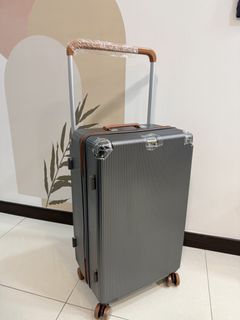 (Category: ) located in . Submitted by mrandmsluggages (Listing ID 1469892991, Image 1). Description: .