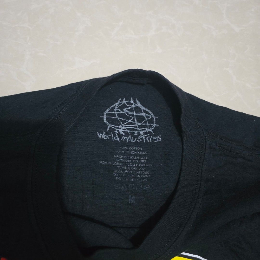 World industries (Category: Tshirts & Polo Shirts ) located in El Nido. Submitted by marco.tandoc (Listing ID 1469803569, Image 3). Description: size: medium width: 20 length: 27 may minimal strech crack lang pero black na black pa.