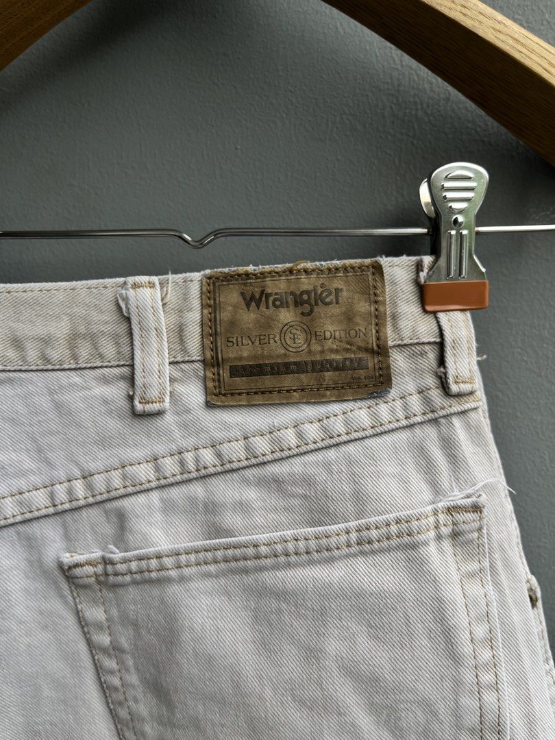 Wrangler Fade Brown Jorts (Category: Shorts) located in Balamban. Submitted by just_findss (Listing ID 1469939604, Image 2). Description: Wrangler Fade Brown Jorts Very Excellent Condition Dimes 32-36W / 20L Hem 11.5 Color Rate 9.8/10 NO ISSUE .