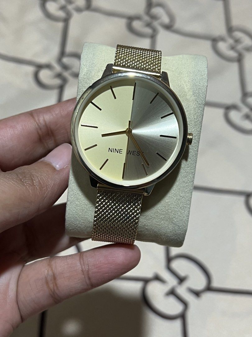 Wrist Watch (Category: Luxury Watches) located in Caloocan City. Submitted by kiwvelez (Listing ID 1469926526, Image 3). Description: .