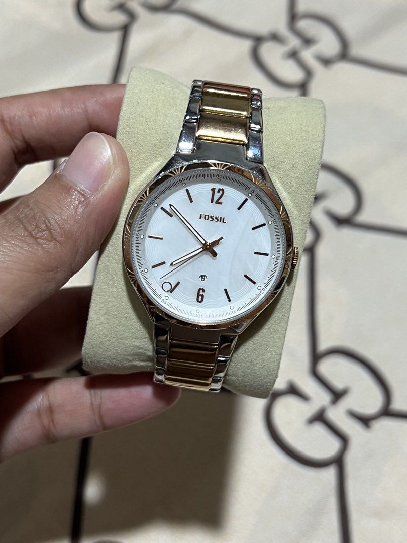 Wrist Watch (Category: Luxury Watches) located in Caloocan City. Submitted by kiwvelez (Listing ID 1469926526, Image 2). Description: .