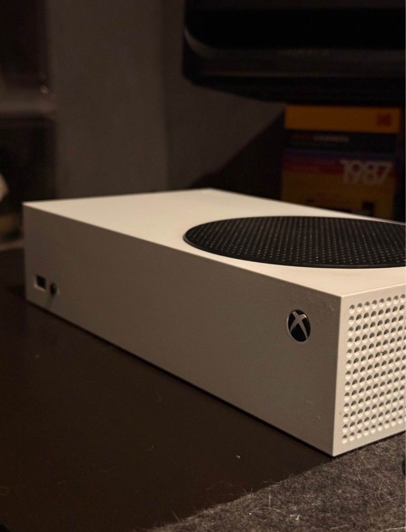 Xbox Series S (Category: Xbox) located in Manila. Submitted by jettgutier06007 (Listing ID 1469863986, Image 2). Description: for sale only.. Manufacturing date 2023 no issue 100% working with original controller hdmi power cable price: 14,990 fix no box no receipt live demo via video call for buyer's assurance.. LOCATION: TAGAYTAY CITY ALFONSO CAVITE Pm or text 09499272576 thanks Godbless 🙏❤️.