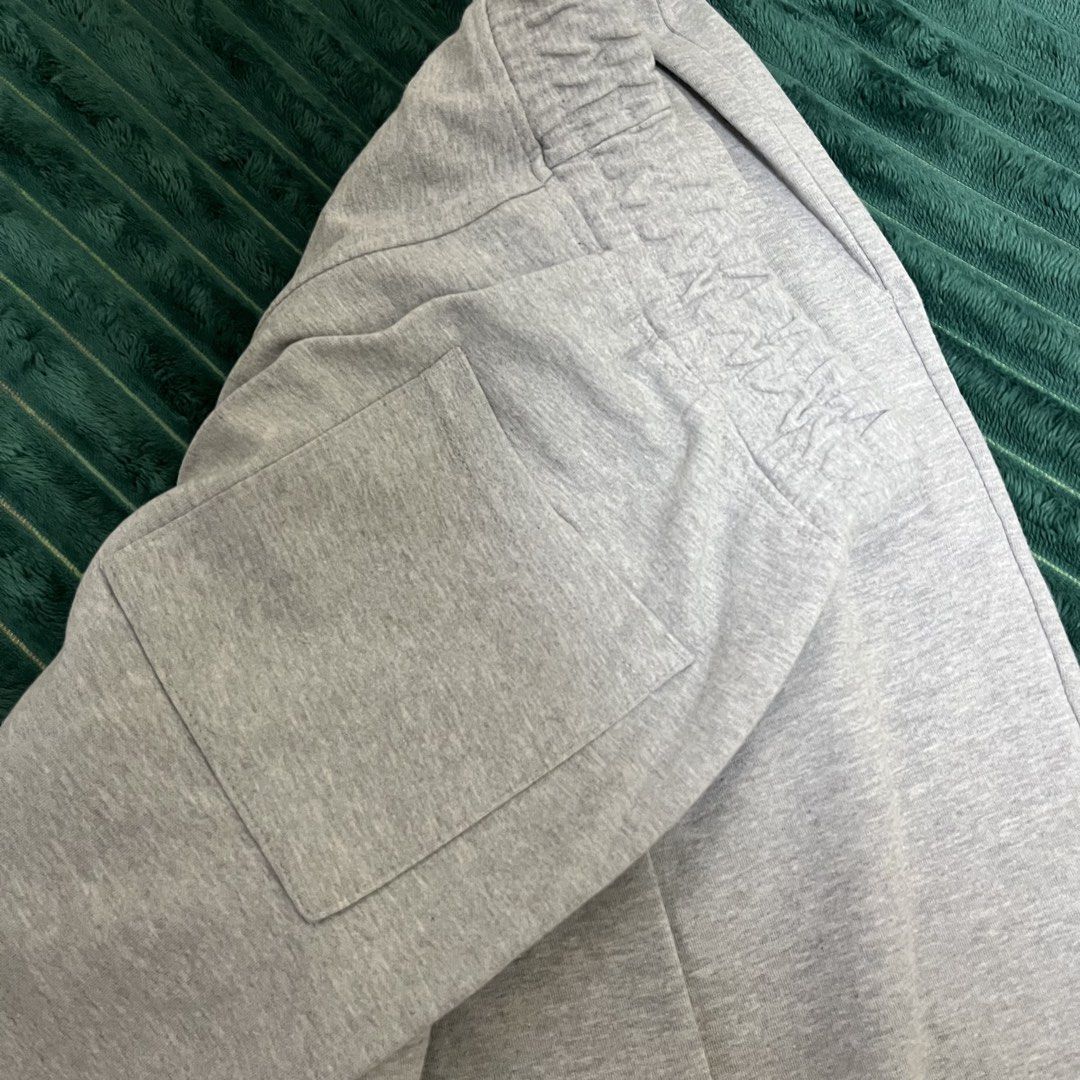 XEROBNR Grey Sweatpants (Category: Joggers) located in Manila. Submitted by thriftkolngeh (Listing ID 1469934949, Image 3). Description: - Brand/Model: XEROBNR grey sweatpants - Size: Large - Waistband: Elastic with adjustable drawstring - Fit: Comfortable straight-leg cut - Pockets: Convenient side pockets and one right back pocket pm sa ibang dets tinamad nko palitan eh.