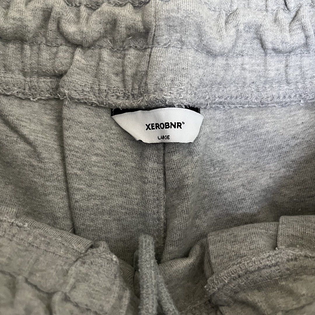 XEROBNR Grey Sweatpants (Category: Joggers) located in Manila. Submitted by thriftkolngeh (Listing ID 1469934949, Image 2). Description: - Brand/Model: XEROBNR grey sweatpants - Size: Large - Waistband: Elastic with adjustable drawstring - Fit: Comfortable straight-leg cut - Pockets: Convenient side pockets and one right back pocket pm sa ibang dets tinamad nko palitan eh.