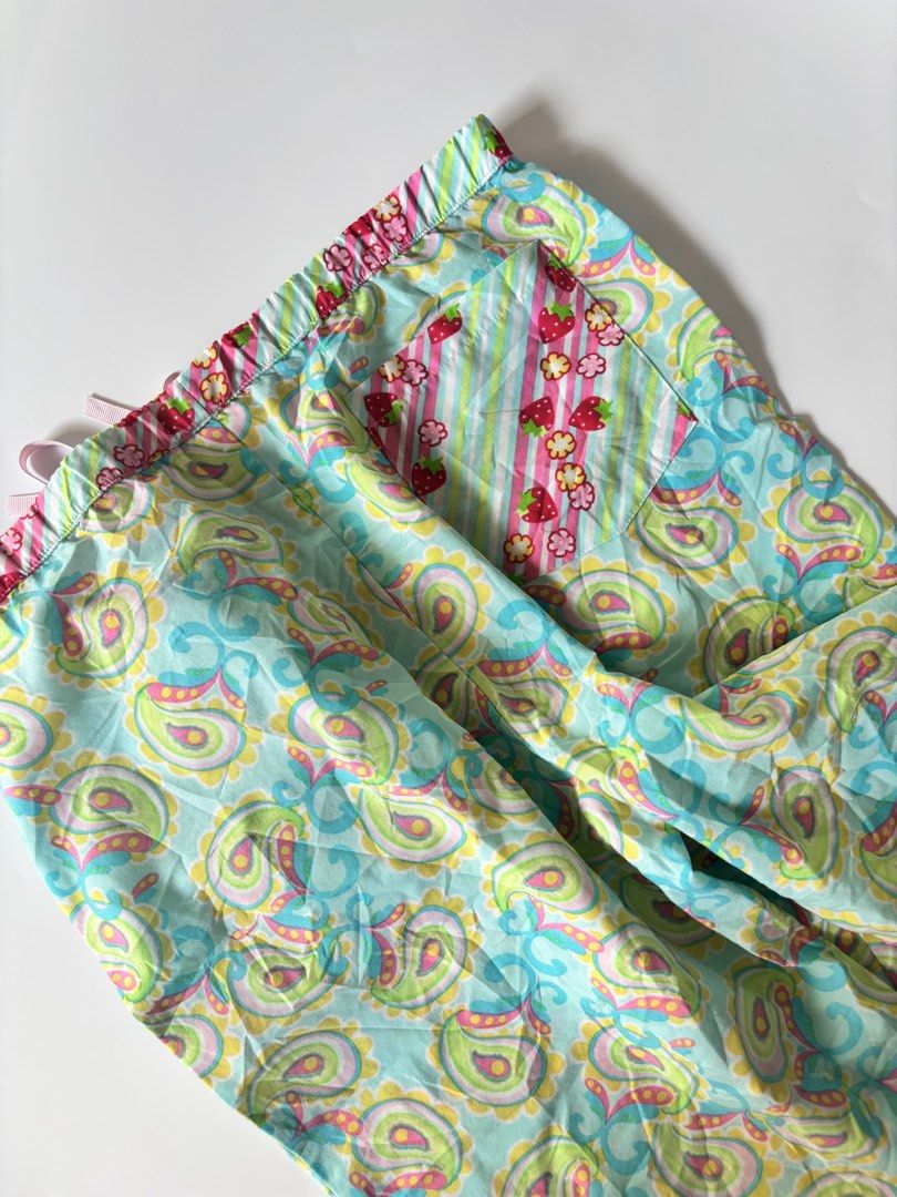 xhilaration printed pants (Category: Other Bottoms) located in Binan City. Submitted by byhiraeth (Listing ID 1469920303, Image 3). Description: 31-34” waist 35.5” length no ww, will only entertain offers since already out of reply quota has slight fading as shown in the last pic but not very noticeable .