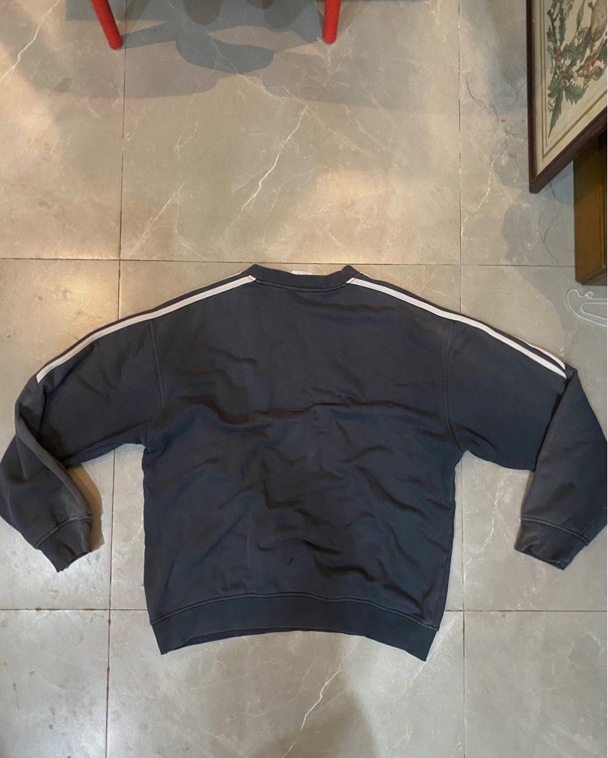 Y2K adidas three stripes crewneck (Category: Coats, Jackets and Outerwear) located in Cainta. Submitted by ccrue (Listing ID 1469626589, Image 2). Description: Adidas 2000s Three Stripe Crewneck Sweatshirt Dark Ash gray colorway Color rate: 8/10 24x26 Boxy Fit Issue: cuffs, minimal fading, neckline and small scratch sa likod (see pics) Good Condition Php 499 +Sf Cainta Location.