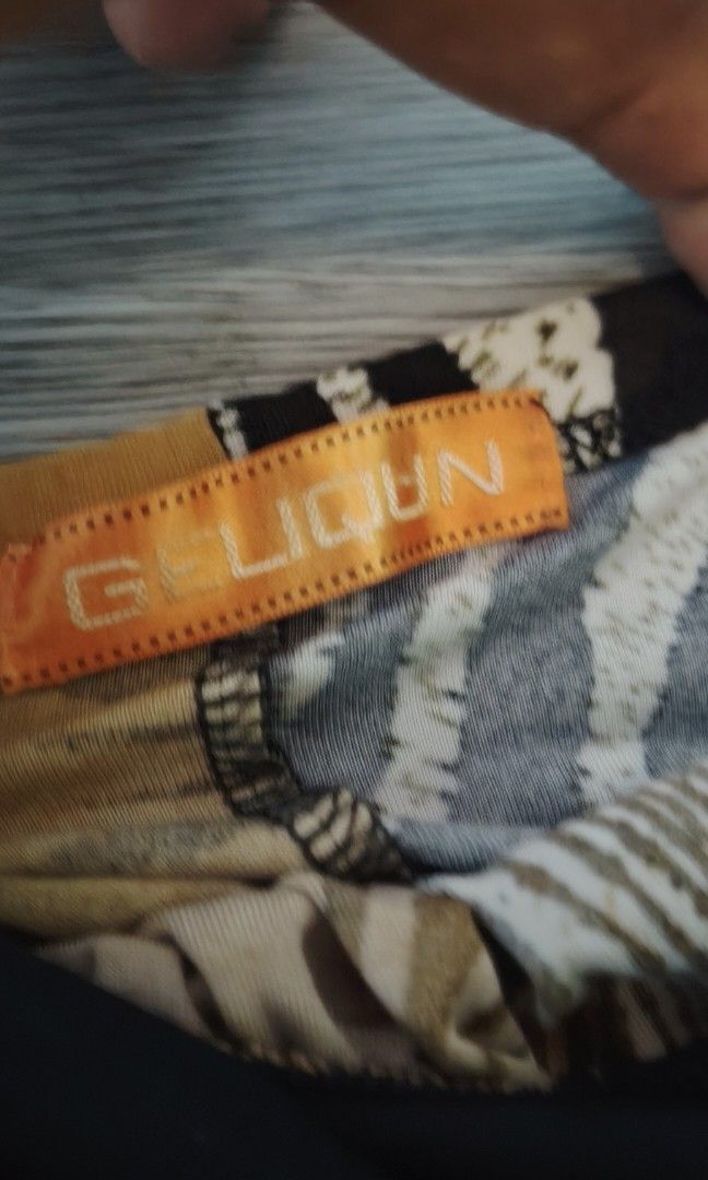 Y2k Animal print (Category: Sleeveless) located in Cavite. Submitted by thrift_finds2000 (Listing ID 1469824516, Image 2). Description: .