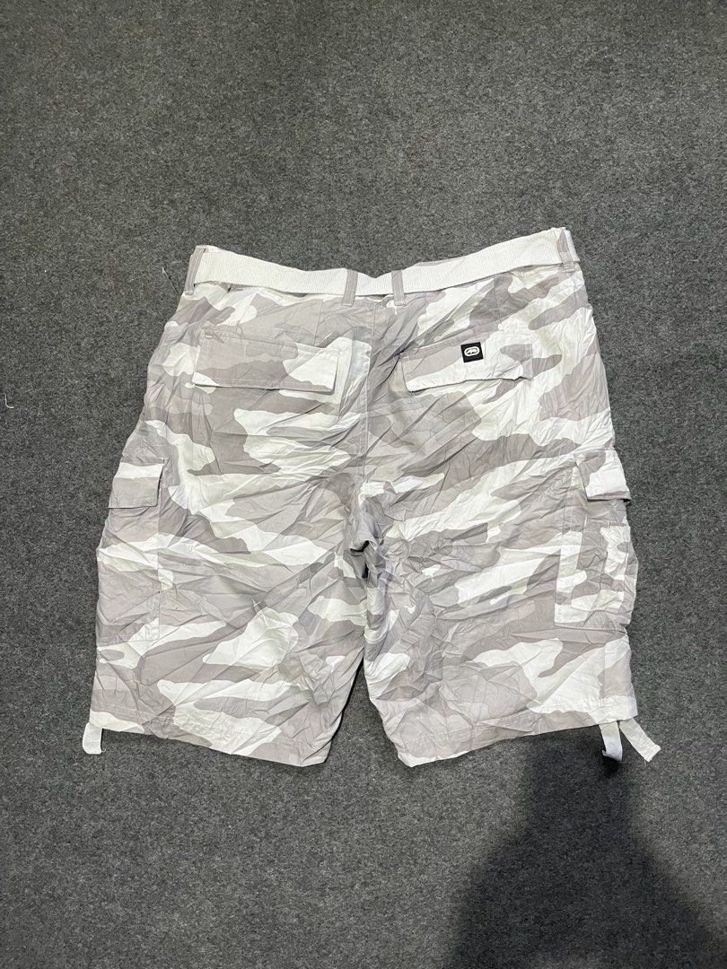 Y2K ecko camouflage cargo short (Category: Shorts) located in Lapu Lapu. Submitted by jhonrener41426 (Listing ID 1469822636, Image 2). Description: Size 36 Length-22 Leg opening-11 Excellent condition Color rate 9.8/10 Authentic Issue none .
