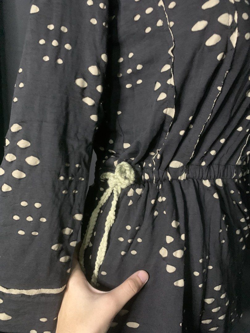 Y2k Gothic Side Tie Black Top (Category: Blouses) located in Manila. Submitted by kwentoatkasuotan (Listing ID 1469877717, Image 2). Description: No Issues at All. Size: S-M body frame Color Rate: 10/10 .