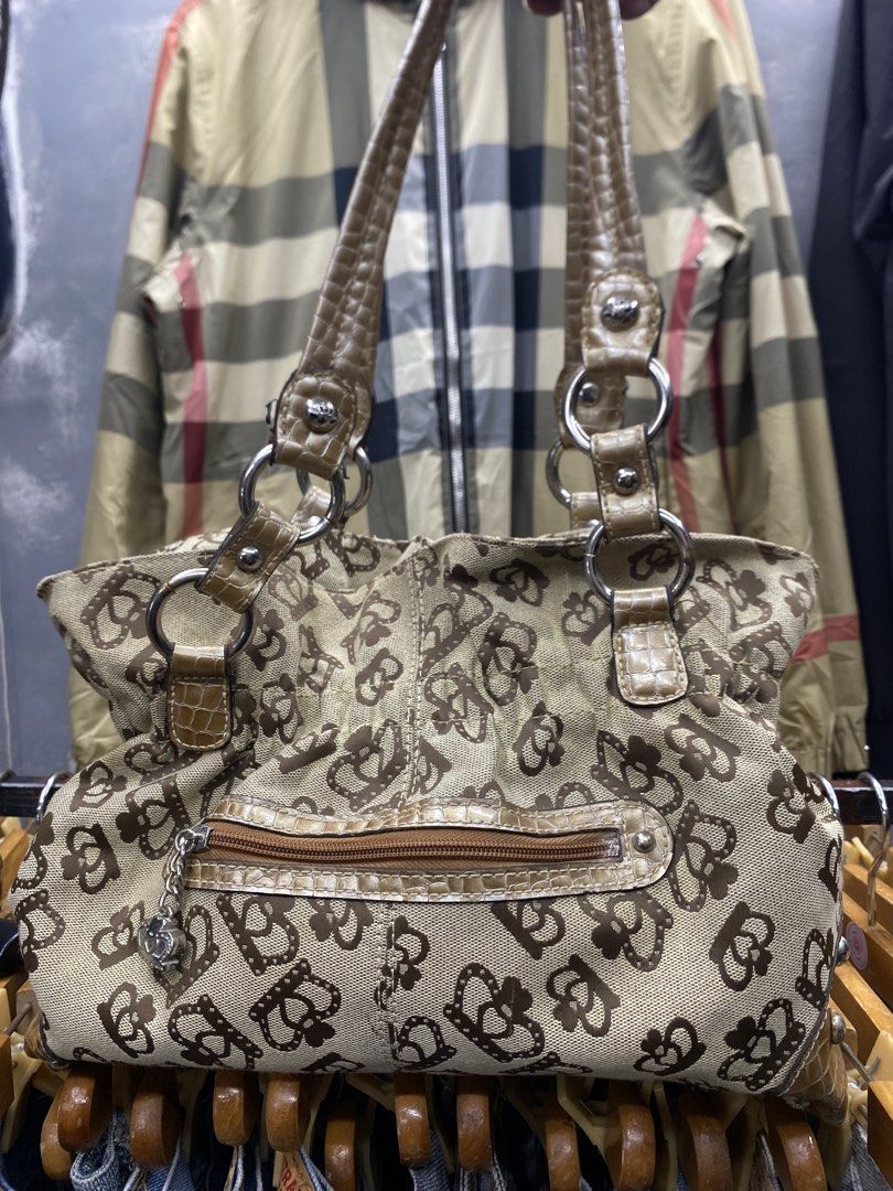 Y2K Kathy Van Zeeland shoulder bag (Category: Shoulder Bags) located in Manila. Submitted by freshfindresale (Listing ID 1469847824, Image 2). Description: Very good condition Vintage Y2k .