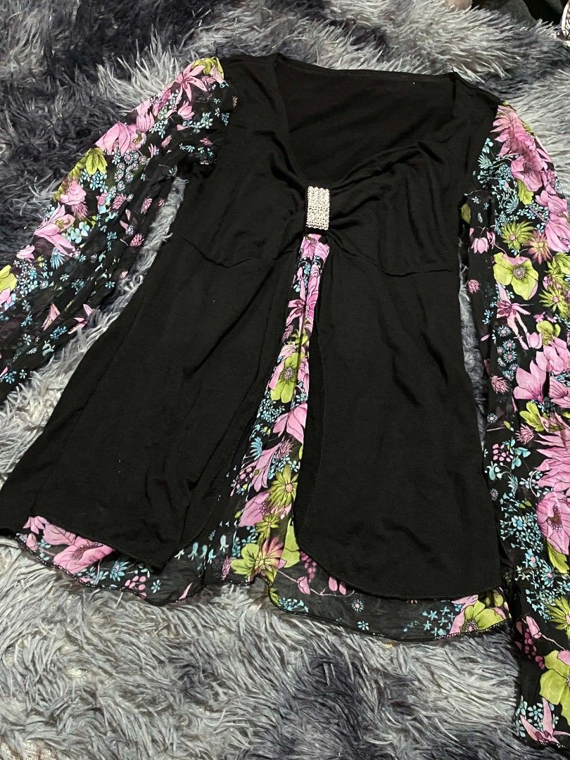 Y2K LONG SLEEVE (Category: Longsleeves) located in Manila. Submitted by jozelann (Listing ID 1469890408, Image 2). Description: .