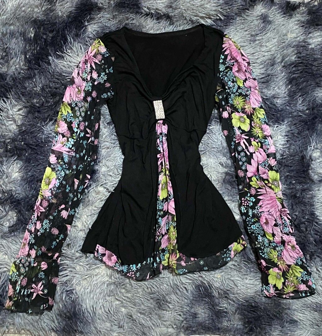 Y2K LONG SLEEVE (Category: Longsleeves) located in Manila. Submitted by jozelann (Listing ID 1469890408, Image 1). Description: .