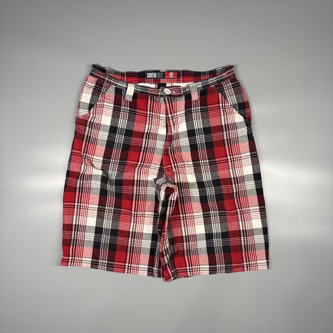 Y2k Southpole Baggy Plaid Short (Category: Activewear) located in Cavite. Submitted by onebeancent (Listing ID 1469866362, Image 3). Description: Size: 34 to 36 Wiastline Dimension: 23" Length Color: Chekerd Black & Red Color Rate: 10/10 Issue: None Condition: Like new‼️ Price: 880php Additional Shipping Fee (J&T Medium Pouch) 120php Luzon 145php visayas 185php mindanao.