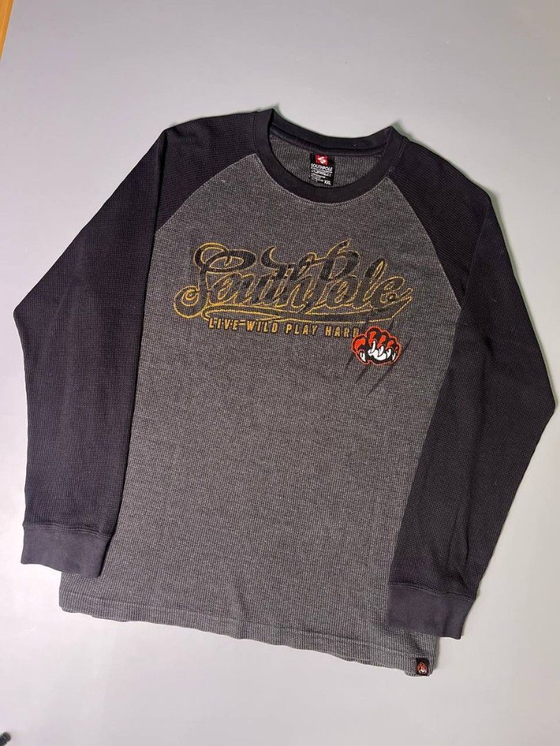 Y2K Southpole Thermal Knitted Longsleeves (Category: Activewear) located in Rizal. Submitted by oldgal.ww (Listing ID 1469928057, Image 2). Description: Y2K Southpole Thermal Knitted Longsleeves Xxl on tag 24" 30" In excellent condition. 750 php..