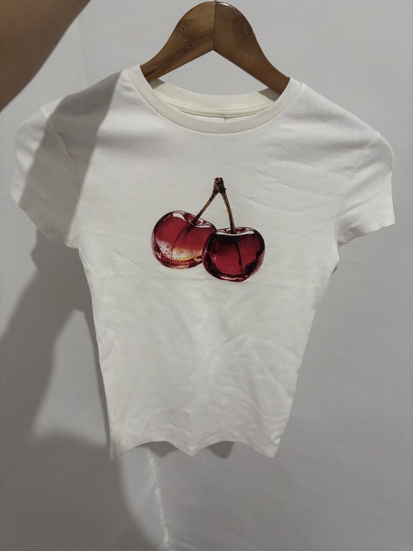 Y2k tops (Category: Shirts) located in Tayabas. Submitted by declutterwithmeee29 (Listing ID 1469856963, Image 1). Description: 100 each 💰.