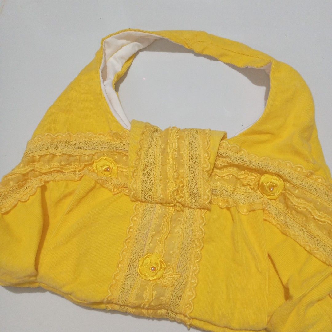 Yellow corduroy shoulder bag y2k (Category: Shoulder Bags) located in Dumaguete. Submitted by fancy.bunny (Listing ID 1469792727, Image 3). Description: Handmade. Made from old women's top..