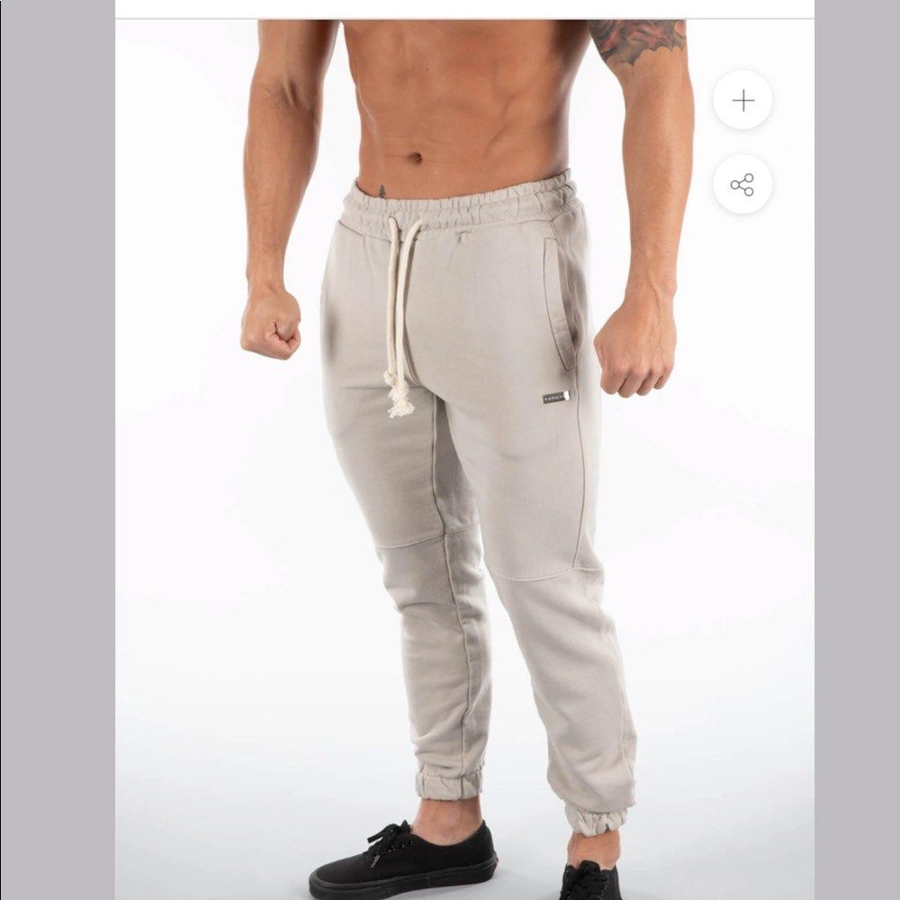 YOUNGLA 209 metal collection (Category: Activewear) located in Cavite. Submitted by gedom (Listing ID 1469764454, Image 1). Description: YOUNGLA 209 METAL COLLECTION Size medium 14w stretch / 40L Excellent condition Issue pin hole / still presentable 650 Dasma cavite.