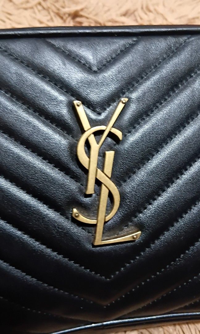 YSL sling (Category: Cross-body Bags) located in Legazpi City. Submitted by nashaiza (Listing ID 1469811700, Image 2). Description: YSL made in Italy coded ysl under zipper excellent condition *authenticity not guarantee *no return/exchange policy MOP:GCash Courier:J&T Express.