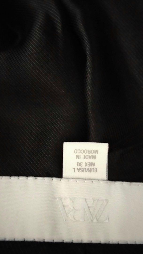 Zara Black blazer (Category: Coats, Jackets and Outerwear) located in Manila. Submitted by mcl014. (Listing ID 1469914176, Image 2). Description: .