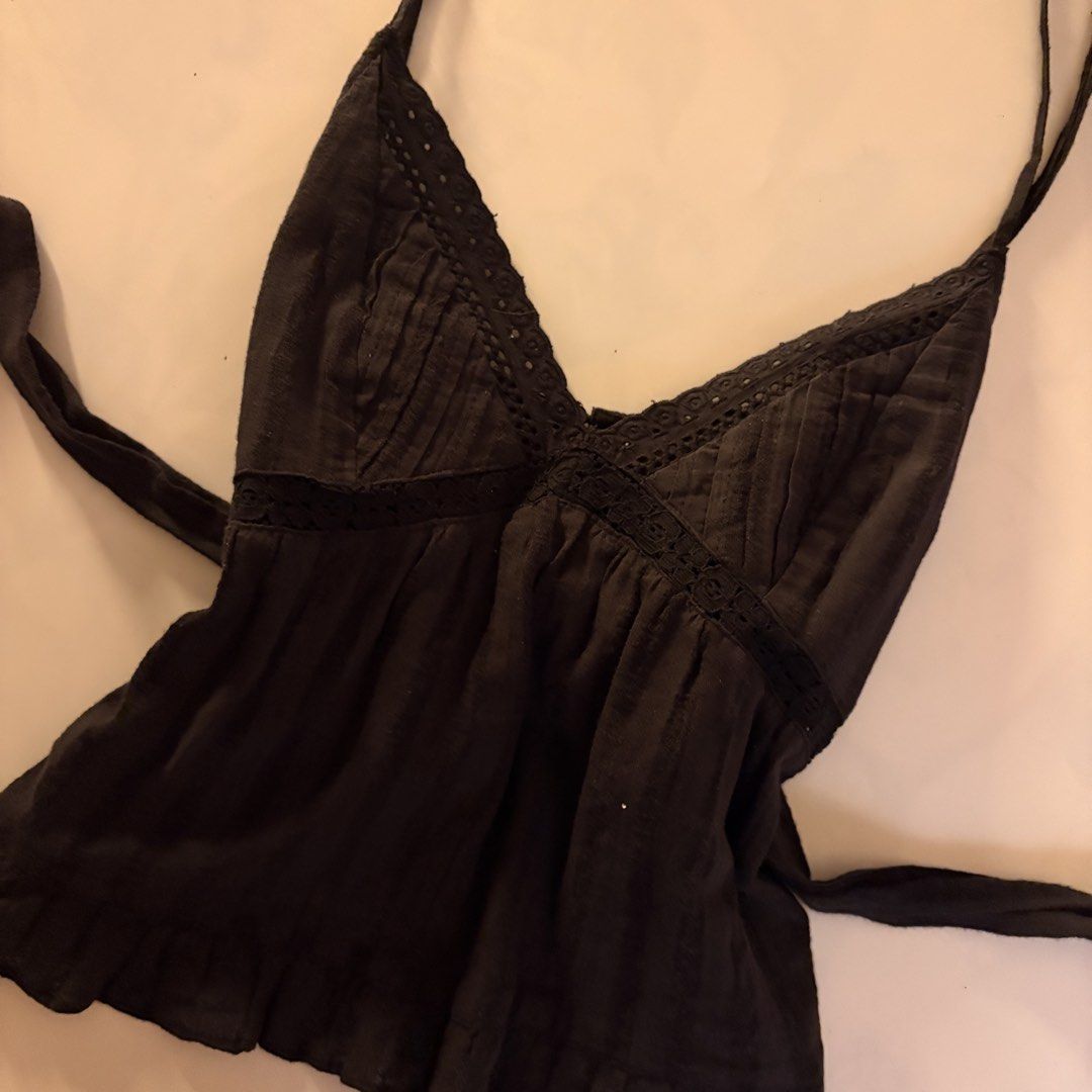 Zara black bustier tie top (Category: Sleeveless) located in Quezon City. Submitted by kaelian_couture (Listing ID 1469896859, Image 2). Description: Used once .