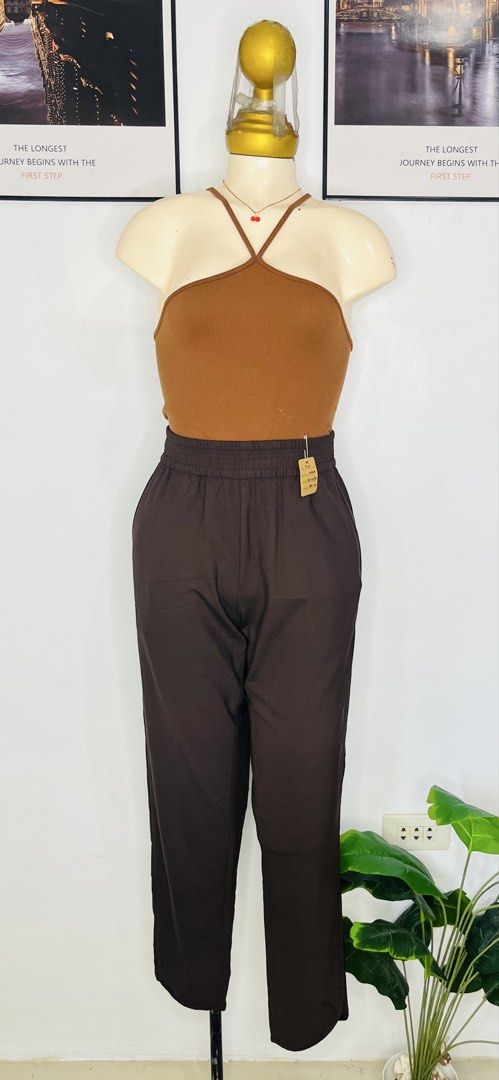 Zara Brown Elastic Waist Pants Size S (Category: Jeans) located in Manila. Submitted by bengirlclothing (Listing ID 1467178156, Image 2). Description: -SIZE: 29-32 inches -LENGTH: 37inches -Fully Garterized / Choco brown color -Zara brown pants in size M. -Made in Turkey. -Easy to match with daily tops..