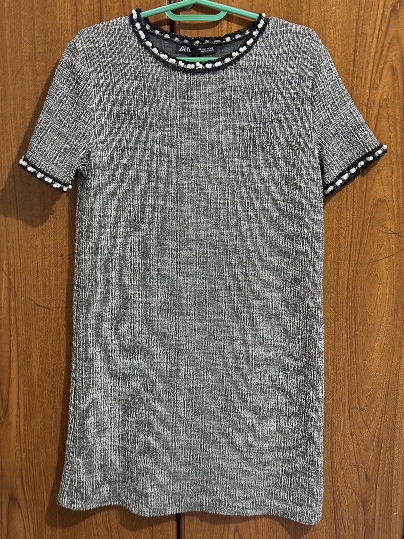 Zara dress (Category: Dresses) located in Adams. Submitted by adrchive (Listing ID 1469881091, Image 1). Description: - worn 3 times lang Rfs: not my style anymore.
