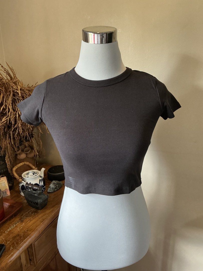 ZARA Grey Charcoal Fitted Crop Top (Category: Others Tops) located in Quezon City. Submitted by shopabilitymnl (Listing ID 1469810419, Image 3). Description: Size: XS-SMALL Mannequin’s size - Bust: 36-37 inches - Length: 23 Inches .