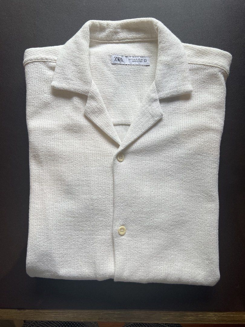 Zara Men’s Shirt (Category: Tshirts & Polo Shirts ) located in Quezon City. Submitted by inthefrow (Listing ID 1469801383, Image 1). Description: - Preloved - worn once so practically new - chest measures 20” and length 30” - Versatile - For work or play • Best price already .