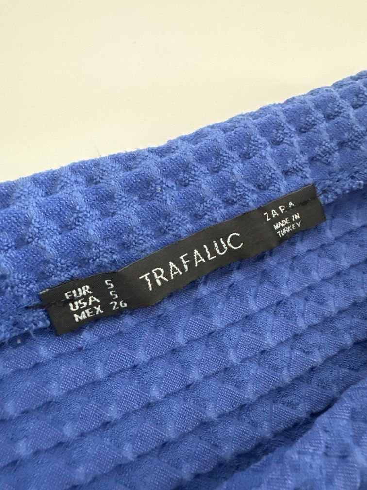 Zara skirt (Category: Skirts) located in Makati City. Submitted by lavishlux (Listing ID 1469827280, Image 3). Description: Zara skirt - very cute textured design Color blue Size: S .