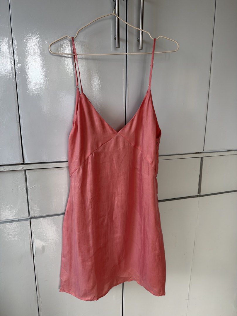 Zara slip dress (Category: Dresses) located in Tarlac. Submitted by kryssch (Listing ID 1469764349, Image 2). Description: Size M Brandnew with washable dirt lang .
