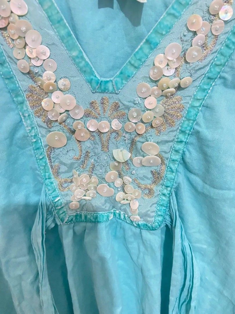 ZARA TEAL Y2K SEQUENCE BEADED TOP (Category: Blouses) located in Masbate. Submitted by gurly_trifth26 (Listing ID 1469840755, Image 3). Description: GOOD AS NEW🌺 SIZE: EXTRA SMALL TO MEDIUM 🌺 PRICE:249 LOCK 259🌺 MOP:GCASH🌺 MOD:J&T🌺.