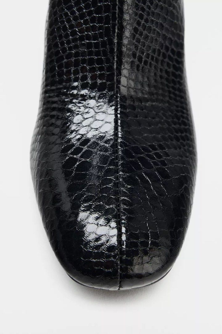 Zara textured boots (Category: Boots) located in Bulacan. Submitted by betterbuysmanila (Listing ID 1469761591, Image 2). Description: Fixed price Never worn Eu42 Fits 9-10W if wide.