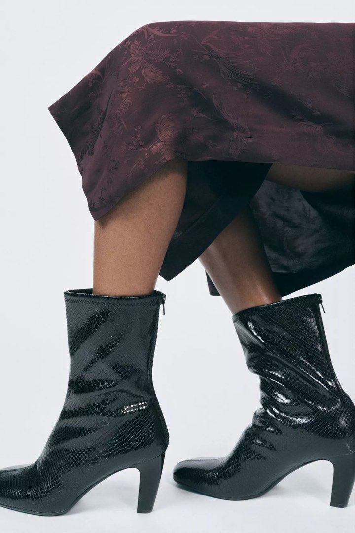 Zara textured boots (Category: Boots) located in Bulacan. Submitted by betterbuysmanila (Listing ID 1469761591, Image 3). Description: Fixed price Never worn Eu42 Fits 9-10W if wide.