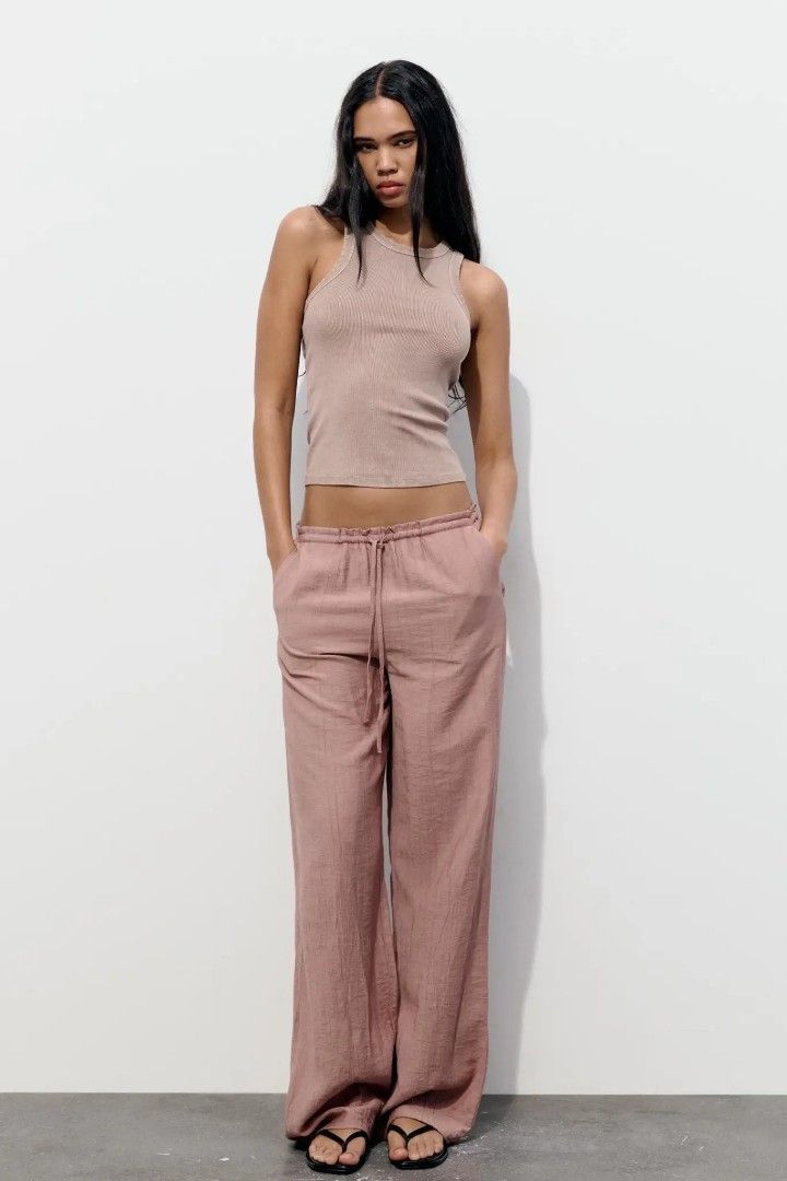ZARA TEXTURED PANTS TROUSERS (Category: Other Bottoms) located in San Pedro. Submitted by cyanide.slug.cat (Listing ID 1469867820, Image 1). Description: large 32-40" waist 45" length never worn.