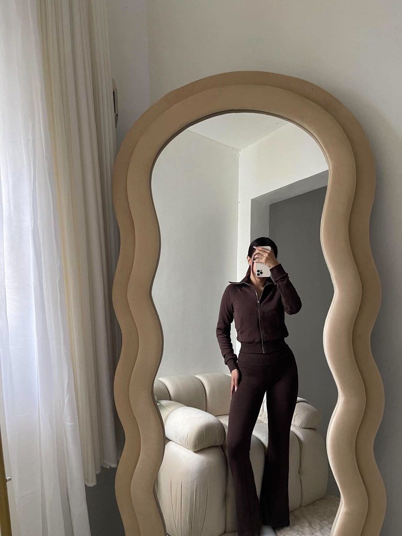 Zara Tracksuit (Category: Sets or Coordinates) located in Obando. Submitted by thea_pasa.bento.ig (Listing ID 1469810443, Image 1). Description: ZR TRACKSUIT SET🤎🥥 Small to Large available! ✨midwaist style ✨2 colors only( gray & brown ) ✨39-40 length for pants ✨semi stretch waist band ✨not oversized top( fitted type ) ✨flare cut type dm if you want ww pic DISCLAIMER: We sell authentic branded overruns.￼.