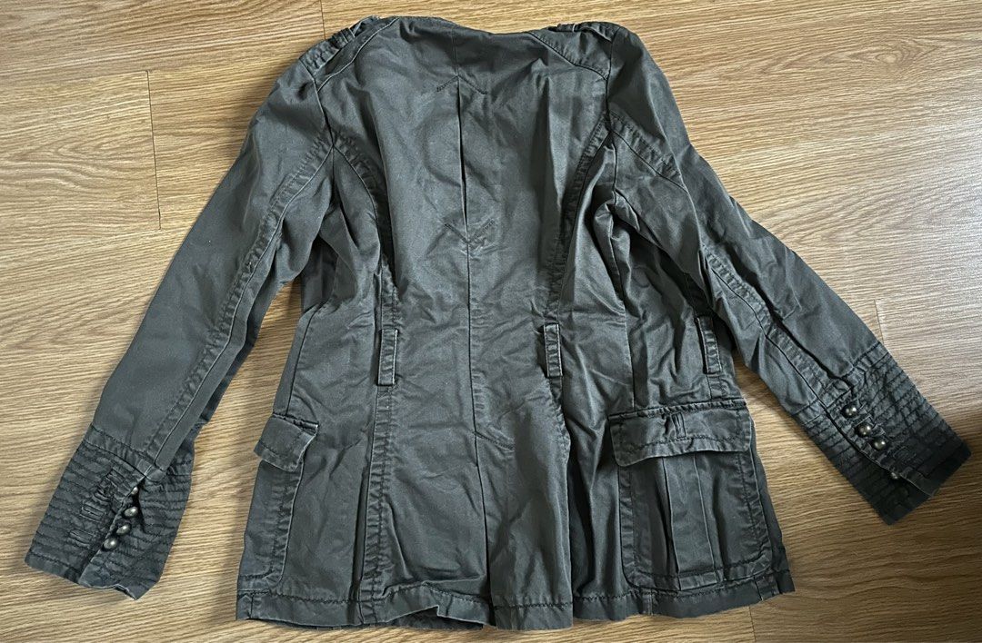 Zara Woman Jacket Size S (Category: Coats, Jackets and Outerwear) located in Mandaluyong City. Submitted by unworntobarelyworn (Listing ID 1469864385, Image 2). Description: - Brand: Zara Woman - Color: Dark green - Size: S; length: 27in ; width/chest: 30in - Details: Double-breasted brass-tone metal buttons, front utility pockets with flaps, structuring seams with center vent - Condition: 9/10 Pre loved .