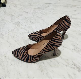 (Category: ) located in . Submitted by Ethnic_wear (Listing ID 1469806794, Image 1). Description: .