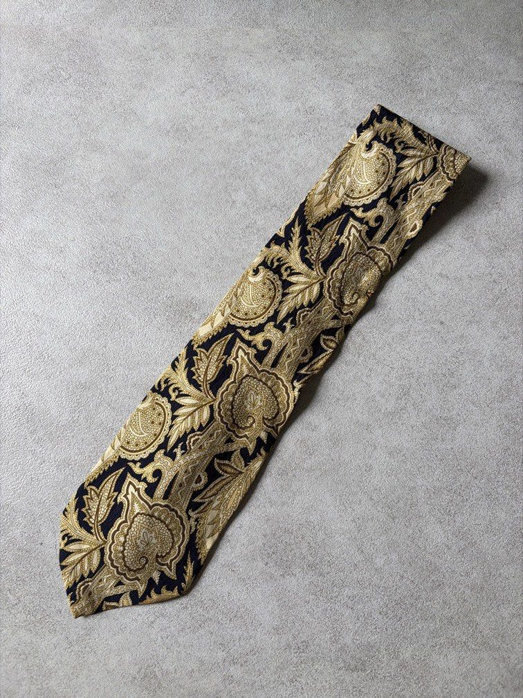 Zerbizone Italian Necktie (Category: Ties) located in Pasig City. Submitted by chamoisee (Listing ID 1469787797, Image 1). Description: Zerbizone Italian Necktie.