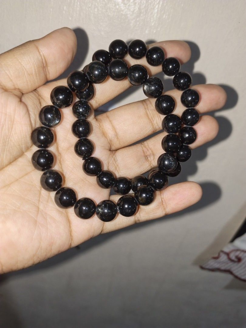 10mm Hypersthene round bead bracelet (Category: Braces, Support & Protection) located in Quezon City. Submitted by tamaracrystals_27 (Listing ID 1470035154, Image 3). Description: Hypersthene—often called the "Golden Luck Stone"—is famous in crystal lore for attracting wealth, good fortune, and unexpected windfalls. ​Key Benefits: •​Gambling & Games of Chance: Rumored in legend to be a "casino-banned stone," it is believed to bring sudden strokes
