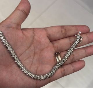 (Category: ) located in . Submitted by houseofgems0 (Listing ID 1470090769, Image 1). Description: .