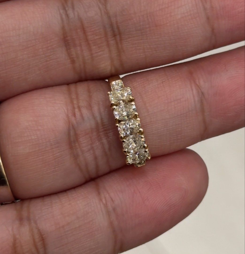 14K Yellow Gold Oval Diamond Vintage Ring (Category: Rings) located in Las Pinas. Submitted by houseofgems0 (Listing ID 1470090680, Image 1). Description: 14K Yellow Gold Oval Diamond Vintage Ring Details: - 14K Yellow Gold | 2.8 grams - Size: 6 - 2 round and 5 oval-cut natural diamonds - Total Carat Weight: 1ct - PRICE: ₱58,000 💎 All items are 100% AUTHENTIC/PAWNABLE. 💎 LAYAWAY AVAILABLE 4 months no interest. Send us a message to inquire..