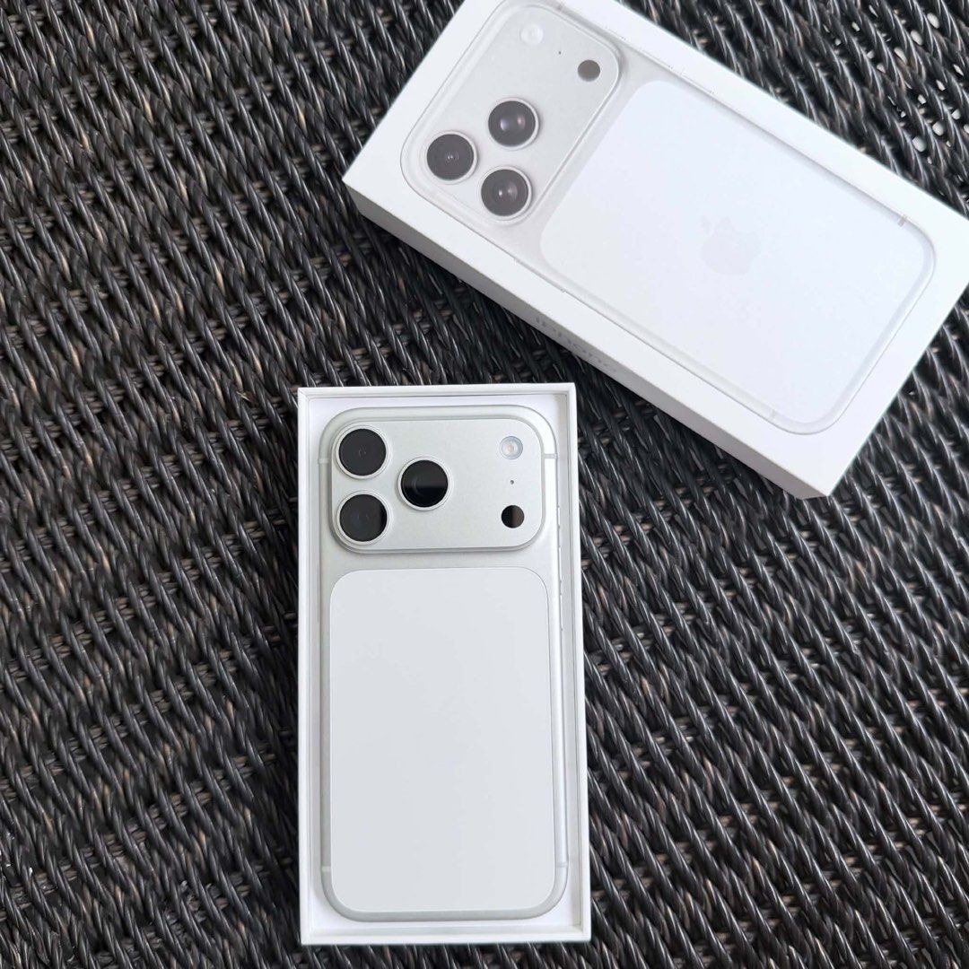 17 PRO SILVER RUSH (Category: iPhone 17 Series) located in General Trias. Submitted by rva_gadgets (Listing ID 1470016834, Image 1). Description: as good as new smooth.