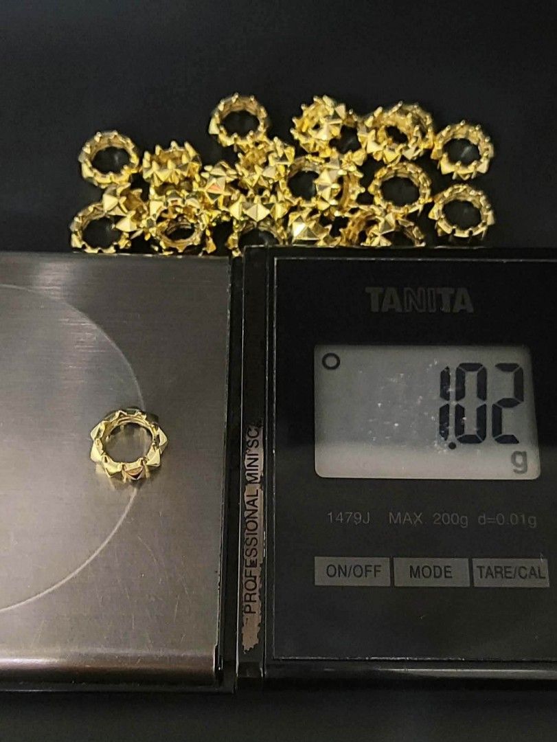 18k Saudi gold clash pendant (Category: Necklaces) located in Manila. Submitted by bhelgoldseller2ndaccount (Listing ID 1470026888, Image 2). Description: New!!✨New!!✨New!! Authentic 18k Saudi Golds 💯pawnable/naisasanla 💯with high appraisal rate 💯good investment 💯Direct supplier price 👉OPEN for resellers 🌺please take time to evaluate their actual sizes and grams 👉Best panggift for all occasions ✅ Sold per grams not per piece Kya lowest pri